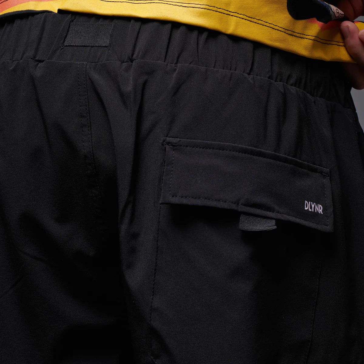 DOLLYNOIRE TECHNO CARGO SHORTS NERO