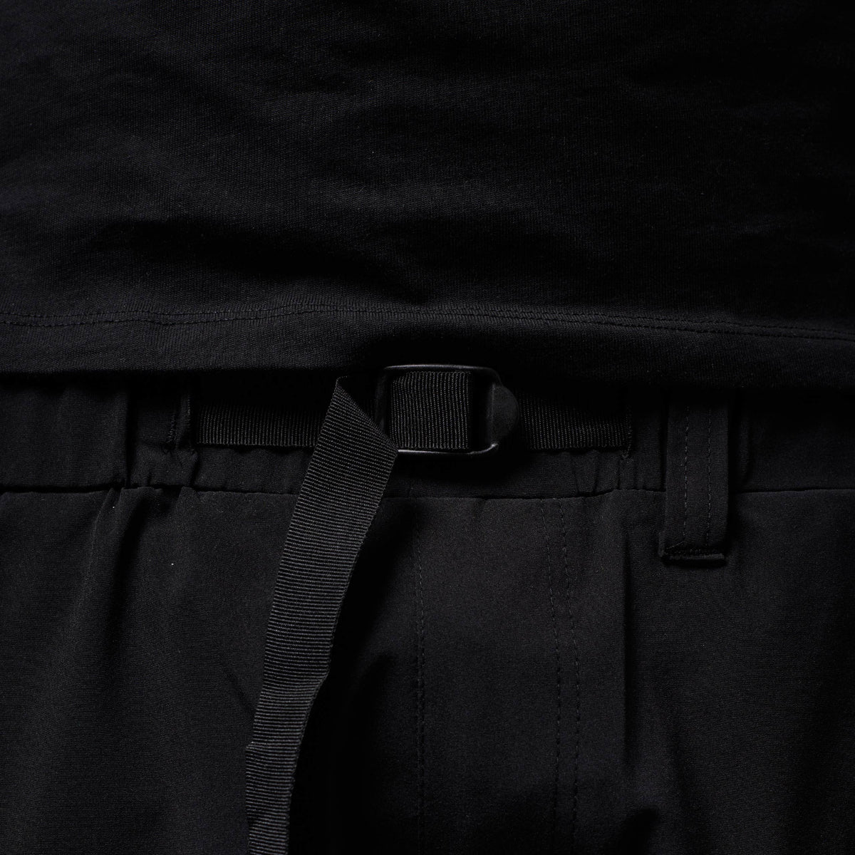 DOLLYNOIRE TECHNO CARGO SHORTS NERO