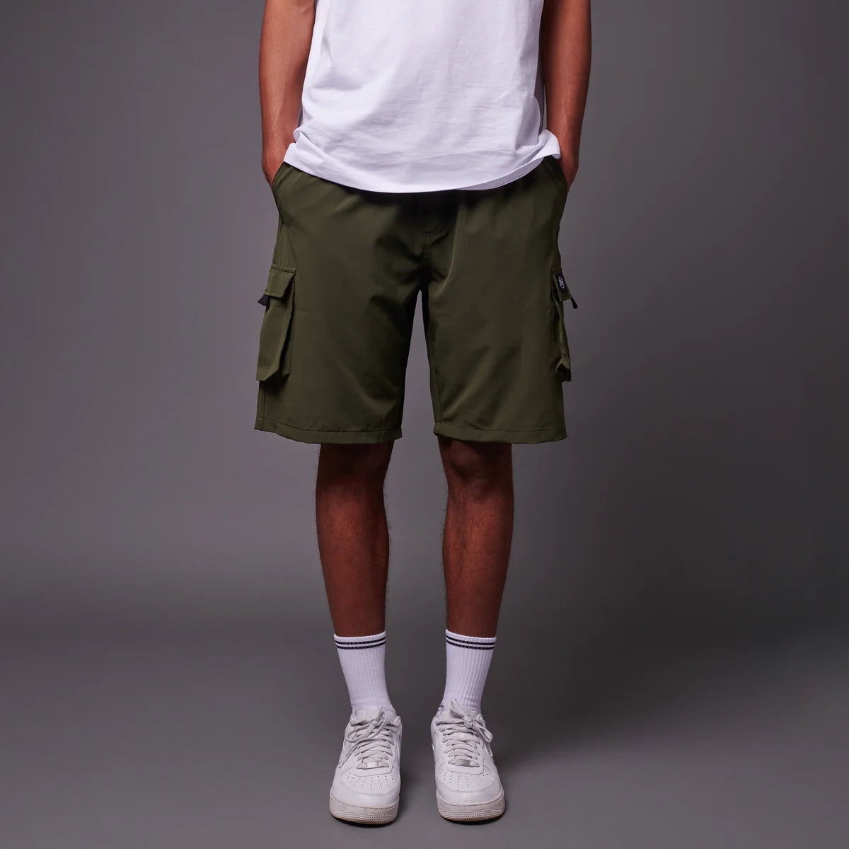 DOLLYNOIRE TECHNO CARGO SHORTS VERDE MILITARE