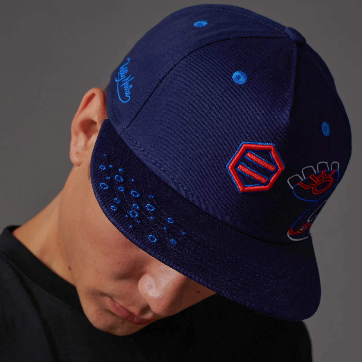 DOLLY NOIRE POKEMON KYOGRE SNAPBACK
