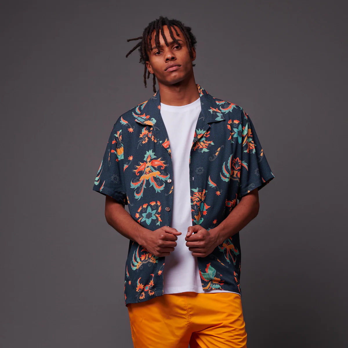 DOLLYNOIRE TRADITIONAL BATIK BOWLING SHIRT